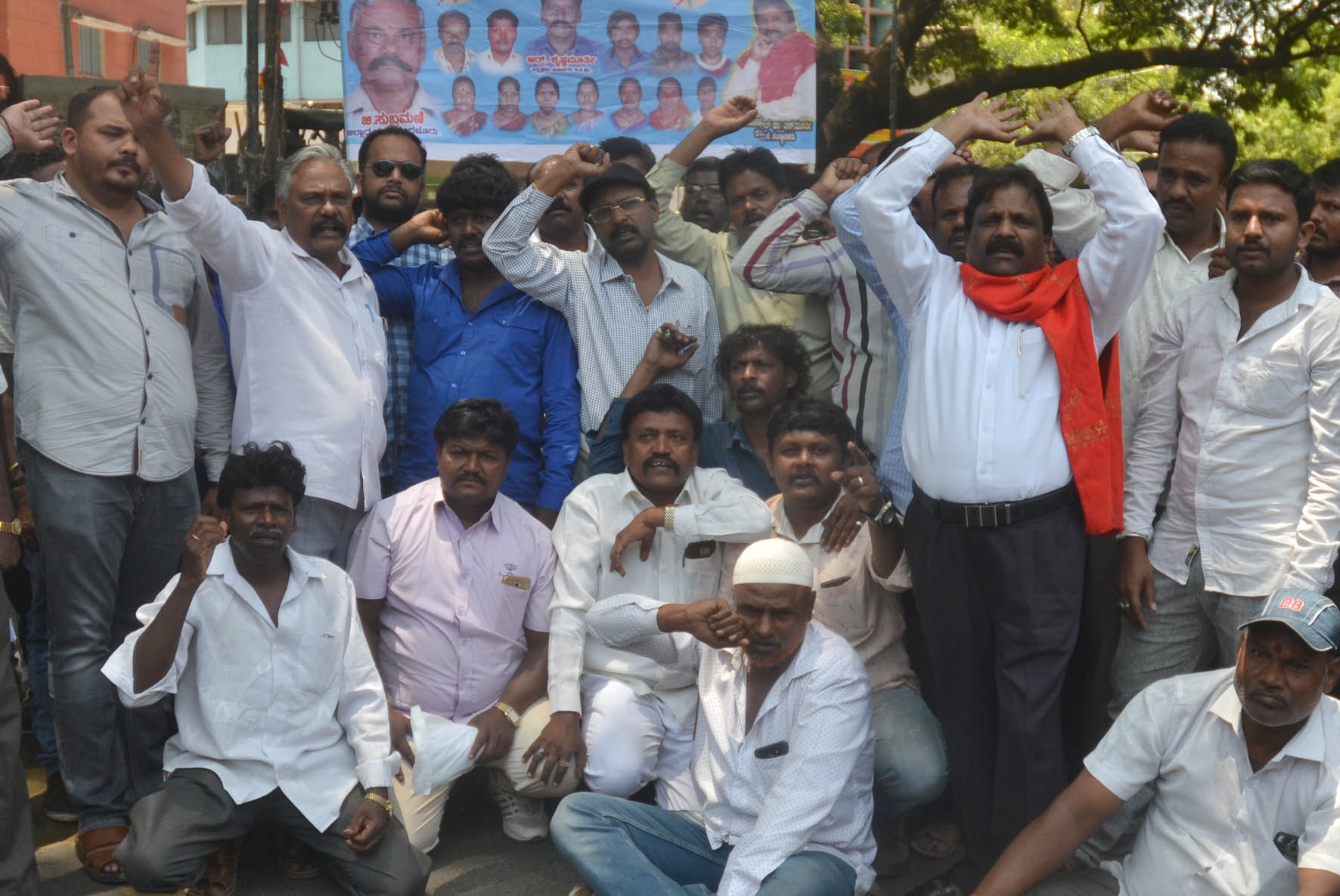 ಬೆಂಗಳೂರು: ದಲಿತರ ಮೇಲಿನ ದೌರ್ಜನ್ಯ ತಡೆಗಟ್ಟುವಲ್ಲಿ ಕೇಂದ್ರ ಸರಕಾರ ವಿಫಲ ಖಂಡಿಸಿ ಪ್ರತಿಭಟನೆ